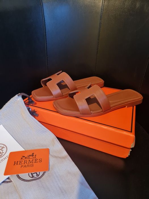 Damskie klapki Hermes rozmiar 38 brązowe Nowe