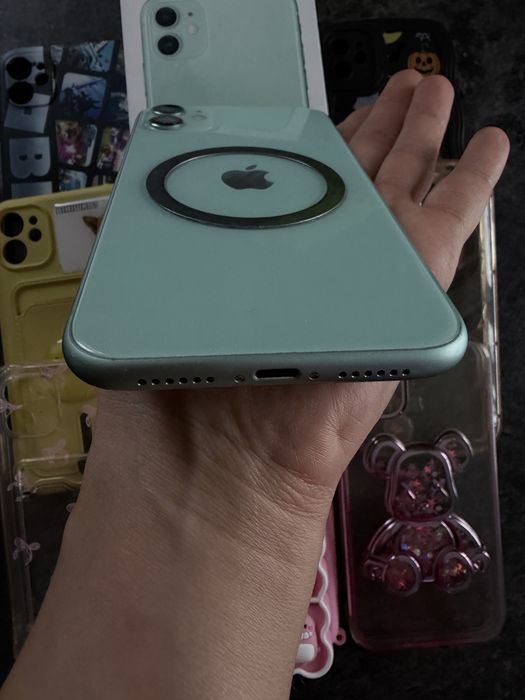 iPhone 11 64GB зелений Dual SIM + 9 чохлів