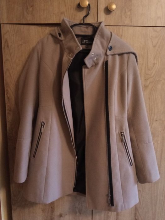 Płaszcz damski z kapturem 36