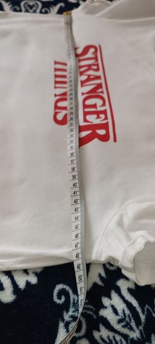 t-shirt biały z napisem stranger things