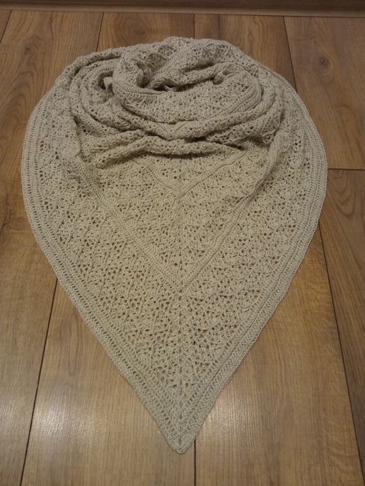 Chusta na szydełku Luvia