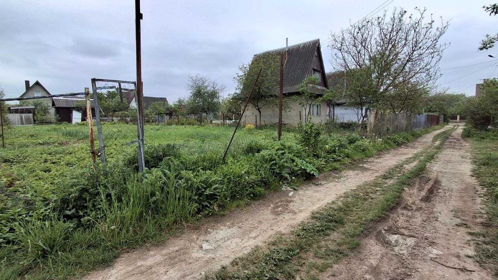 Продаж земельної ділянки 4 сотих Угорники, с/г призначення, світло свердловина, річка природа