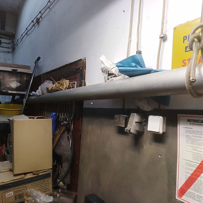 Spinakarbom długość 400 cm.średnica 8cm.