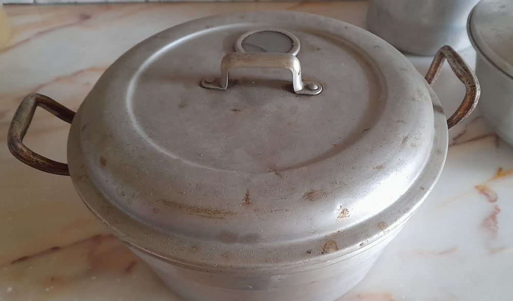 Panela antiga para bolos