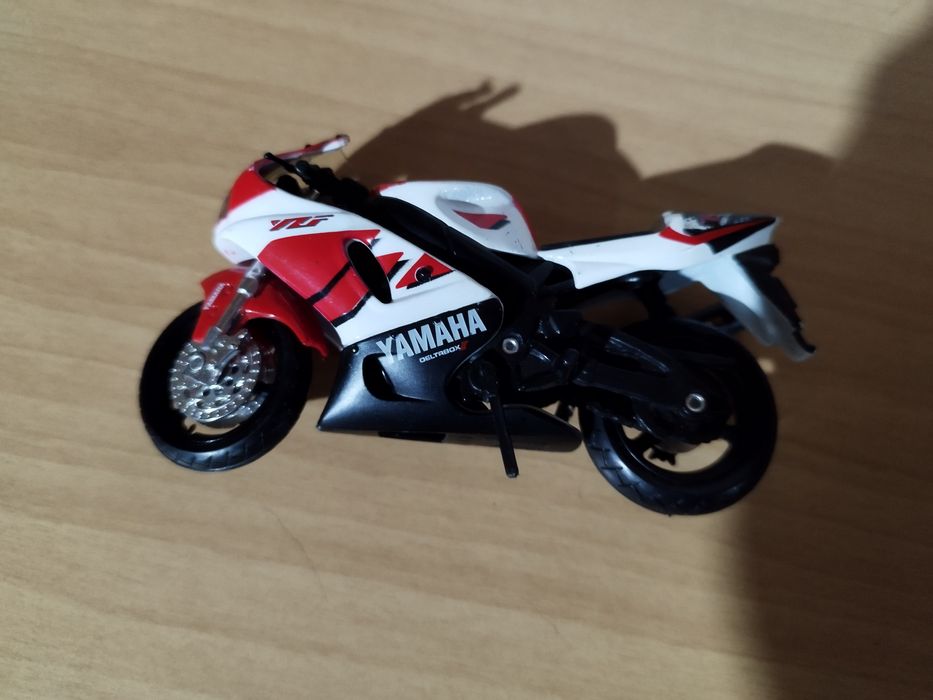 Várias motas de coleção