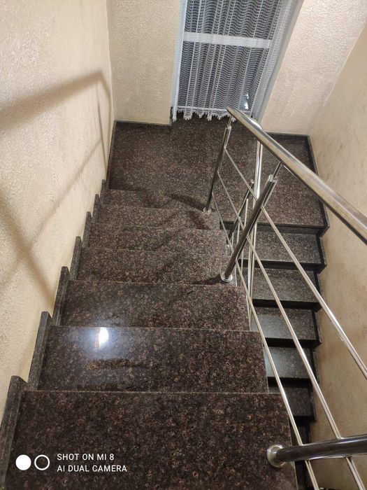 Вироби з граніту (пам'ятники, сходи,балясини,вази,лампадки та ін.)