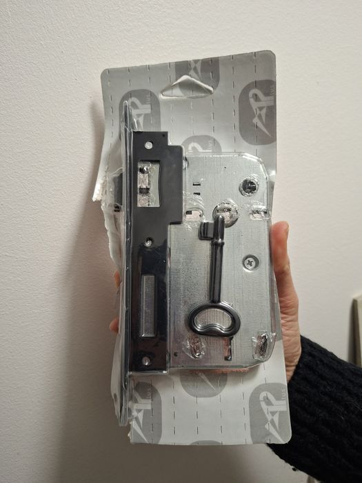 Vendo fechadura aço inoxidável