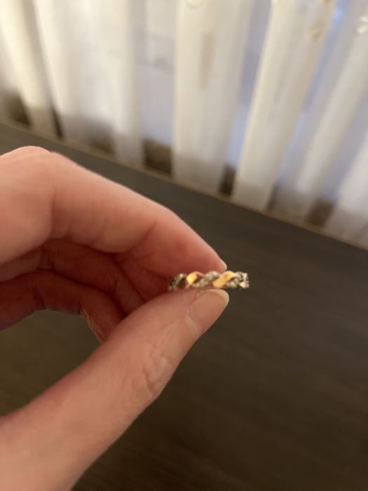 Продам кольцо серебряное 925