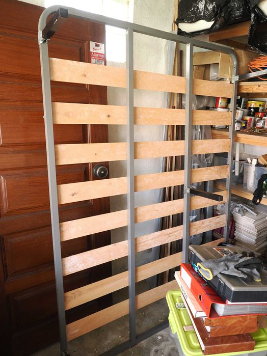 Vendo - Porta maciça madeira exótica e estrado de cama