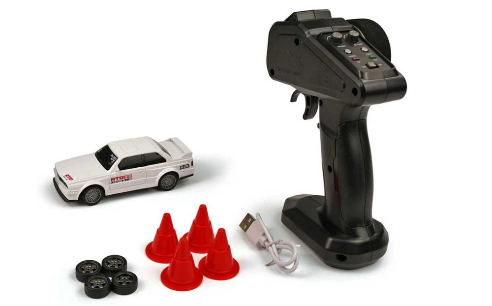 Дрифт машинка на радіокеруванні BMW M3 E30 Mini Drift 1:43 4WD до 15 км/год LED-підсвітка USB-зарядка комплект для дрифту