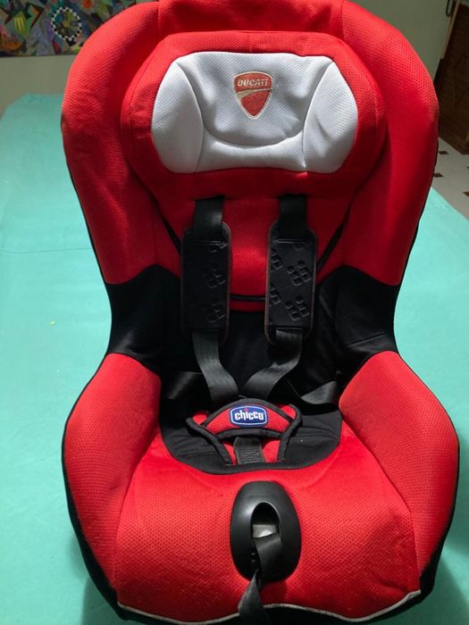 Cadeira auto marca Chico Ducati 9 a 18kg