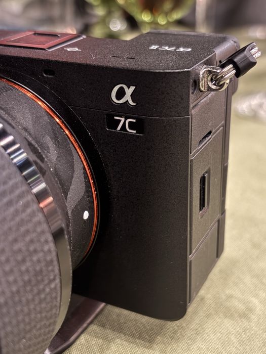 Sony a7C II (+lente kit +baterias)