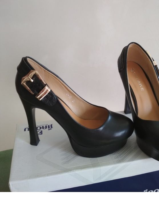 Туфли.   женские