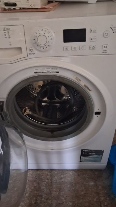 Maquina de lavar roupa Ariston 8kg