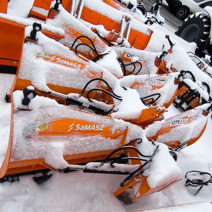Profesjonalny pług śnieżny Samasz City 180 - place, chodniki parkingi