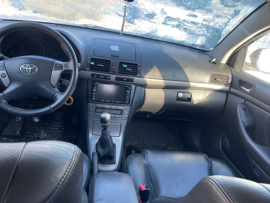 Тойота Авенсіс д4д ідеальний стан