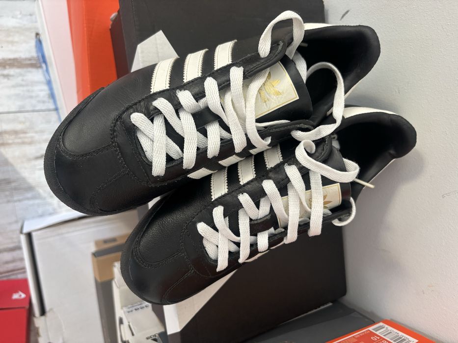 Adidas kick 2 skora naturalne skorzane czarne biale