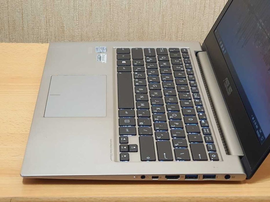 Сучасний тонкий ноутбук Asus ZenBook UX32A Intel Core i5-3317U RAM 10Gb SSD 128Gb Батарея 10годин (нова батарея). В ідеальному стані.
