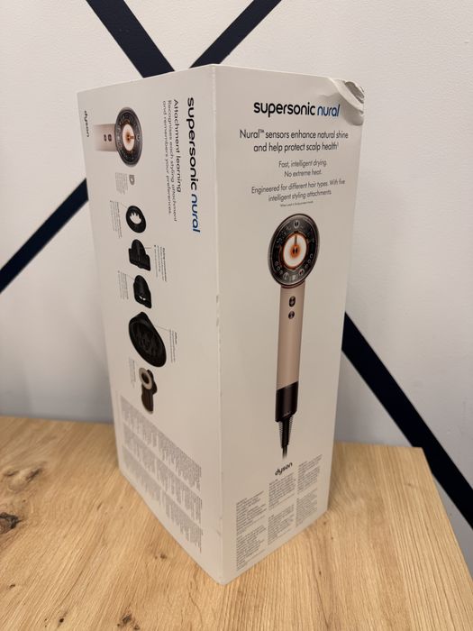 Suszarka do włosów Dyson Supersonic HD16 stylizacja i ochrona