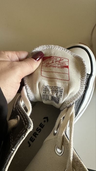 Converse plantaforma cinzentos