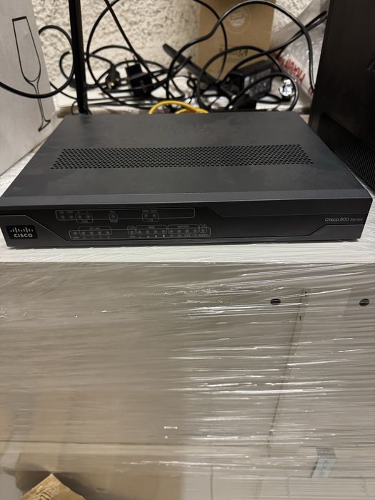 Cisco C891F-K9 Router de rede Gigabit Ethernet preto, cinzento