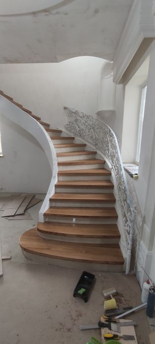 Деревʼяні сходи на замовлення–Івано-Франківськ монтаж, сучасний дизайн