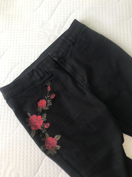 Джинсы женские