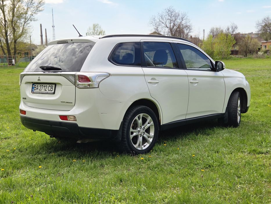 Mitsubishi Outlander 3