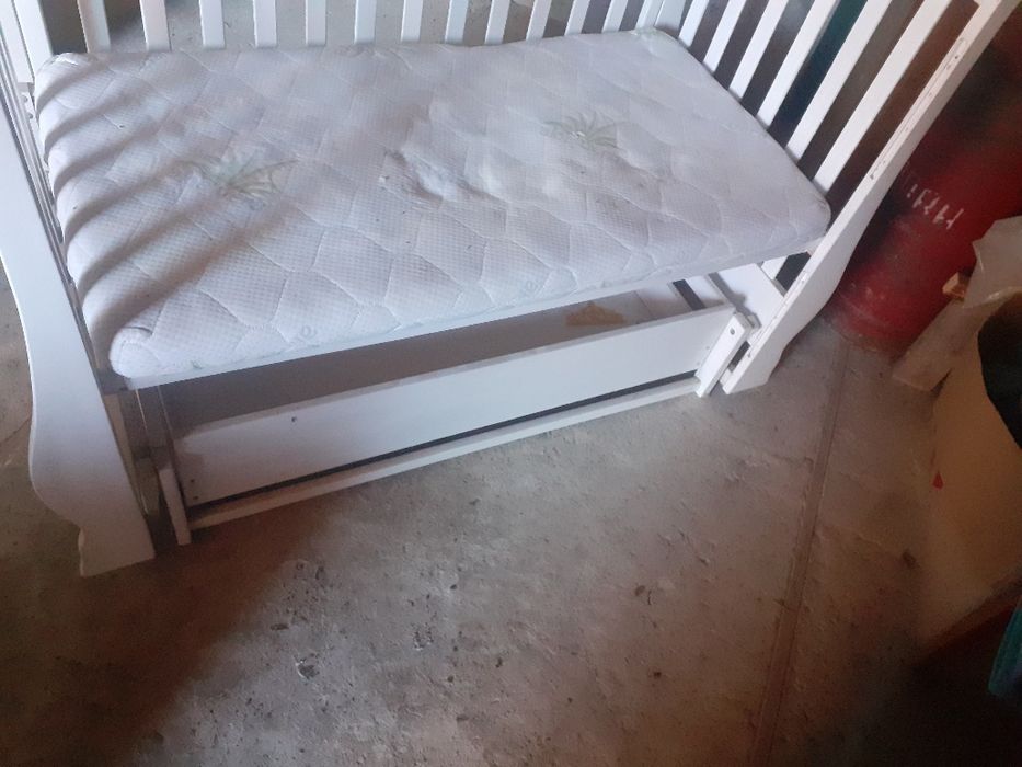 ПРОДАЄТЬСЯ..Дитяче ліжко..