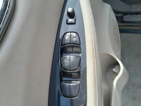 Comando / botão / interruptor vidros frente esquerdo NISSAN Leaf EV (Z