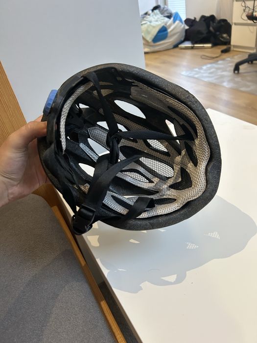 Kask rowerowy regulowany