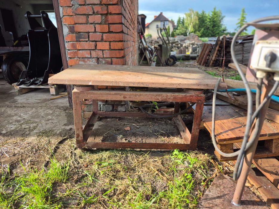 Stół wibracyjny .