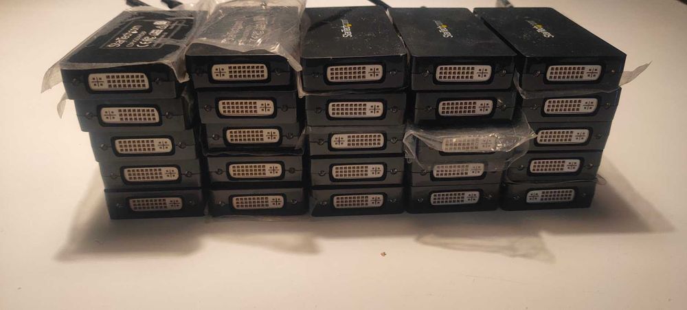 27 SZTUK - StarTech.com USB-C Adapter 4K 30Hz, USB C na HDMI/DVI/VGA