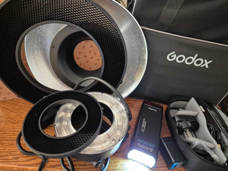 Lampa błyskowa Godox AD200Pro TTL + akcesoria