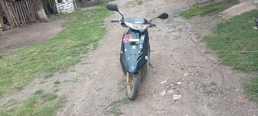 Продам 2 скудери по ціні 1 Хонда діо аф34 і сузуці лец 2