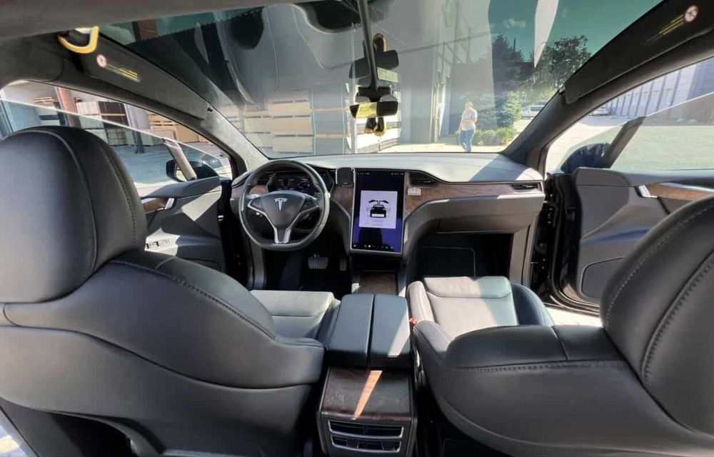 Tesla Model X 2020