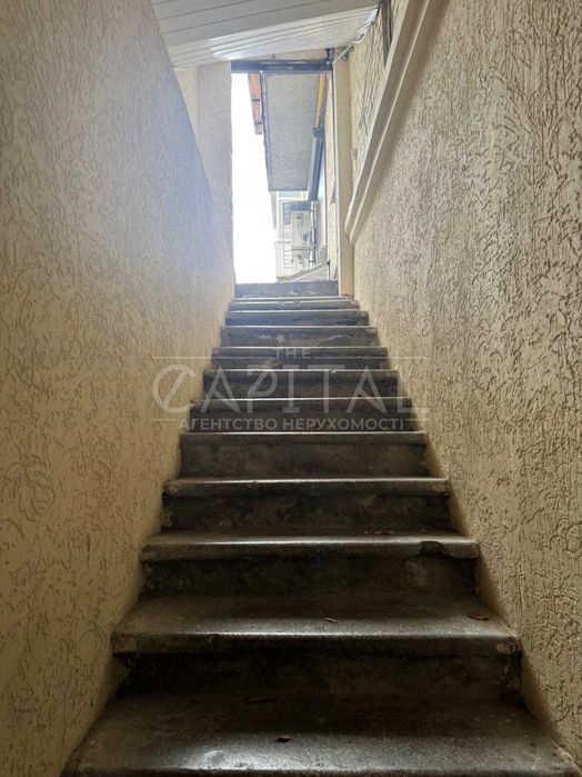 Оренда комерційного приміщення-Печерськ, вул. Підвисоцького -100 м²