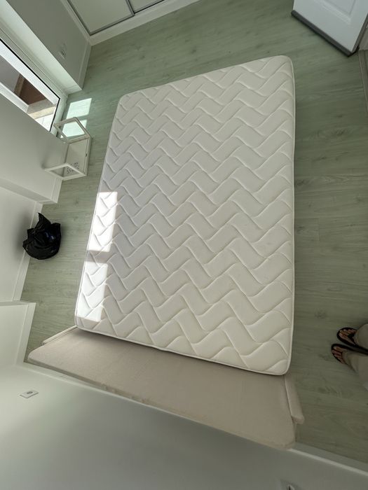 Cama de casal com colchão