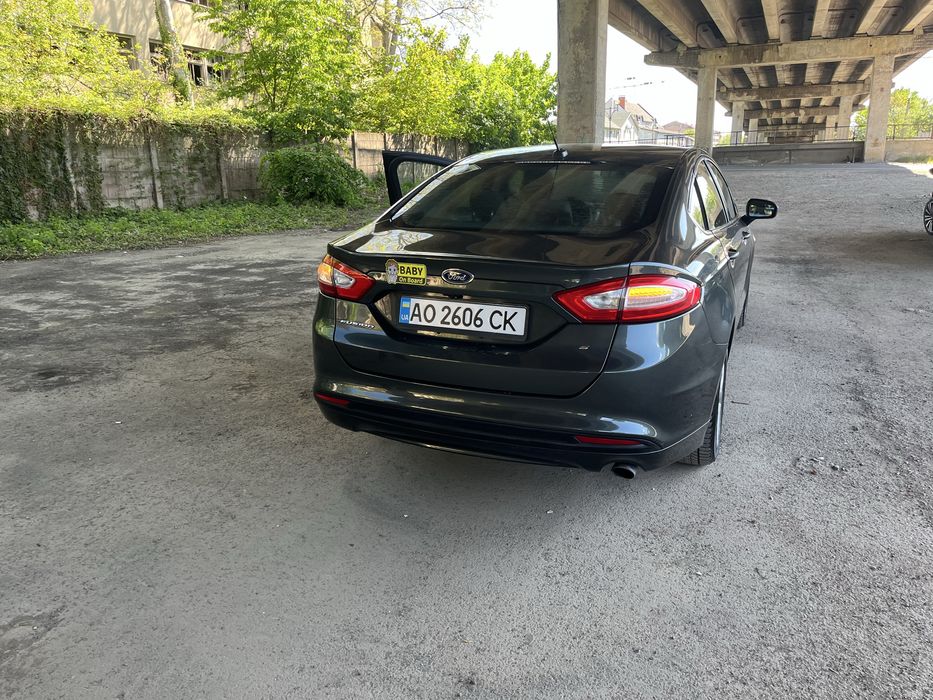 Автомобіль Форд Фюжин 2015