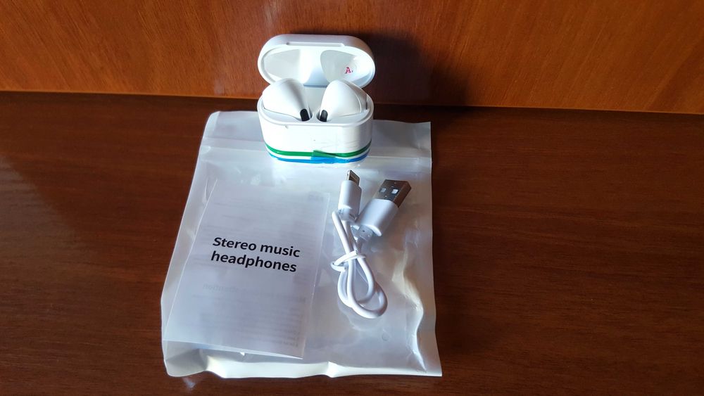 Бездротові навушники Pro 4 TWS Bluetooth-compatible 5.3