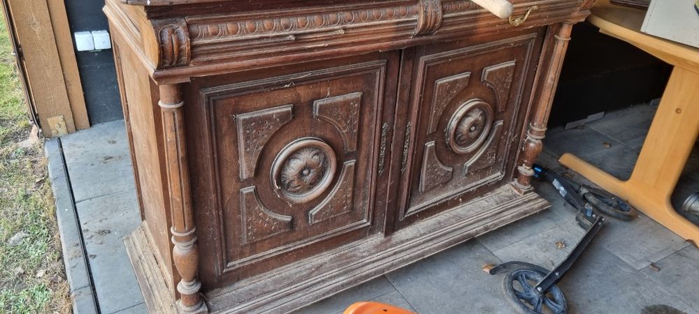 Kredens antyk zabytek