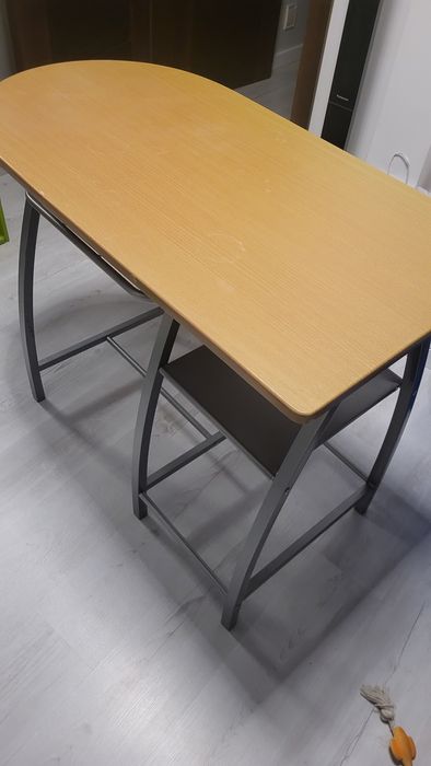 Biurko młodzieżowe