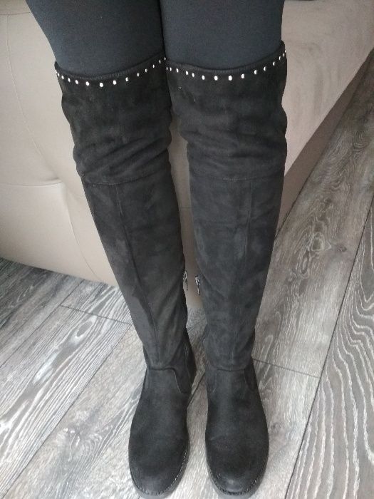 Kozaki muszkieterki czarne cekiny zamsz r. 38 stan bardzo dobry