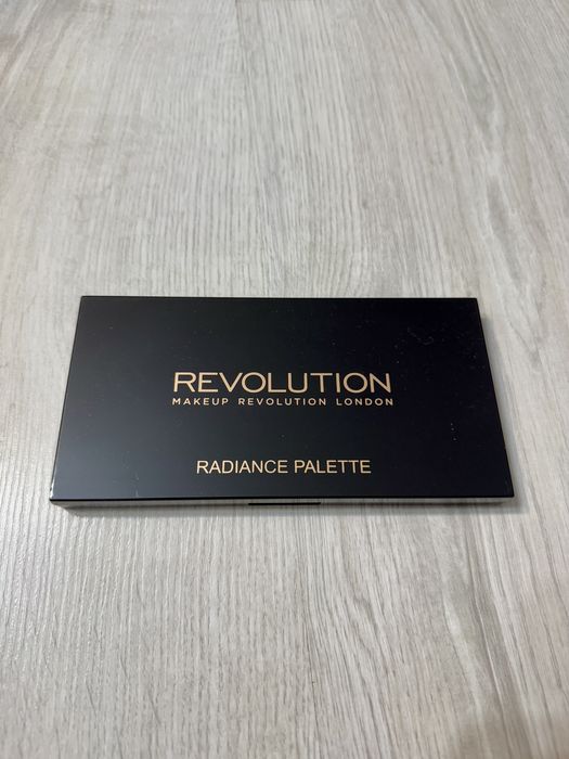 Paleta 3 rozświetlaczy Revolution NOWE