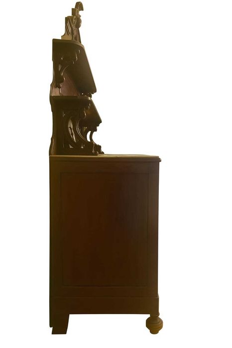 Aparador antigo com muito charme