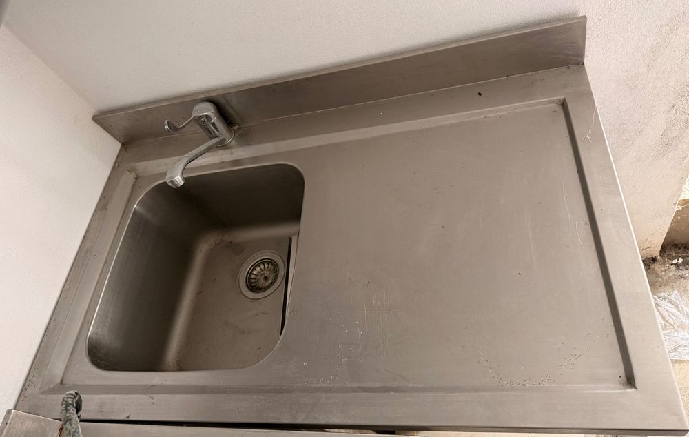 Mobiliário inox para restauração