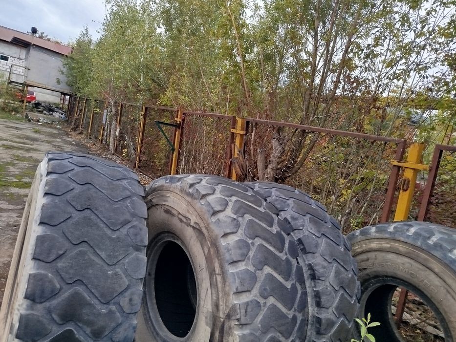 Шини 23.5-25 навантажувач