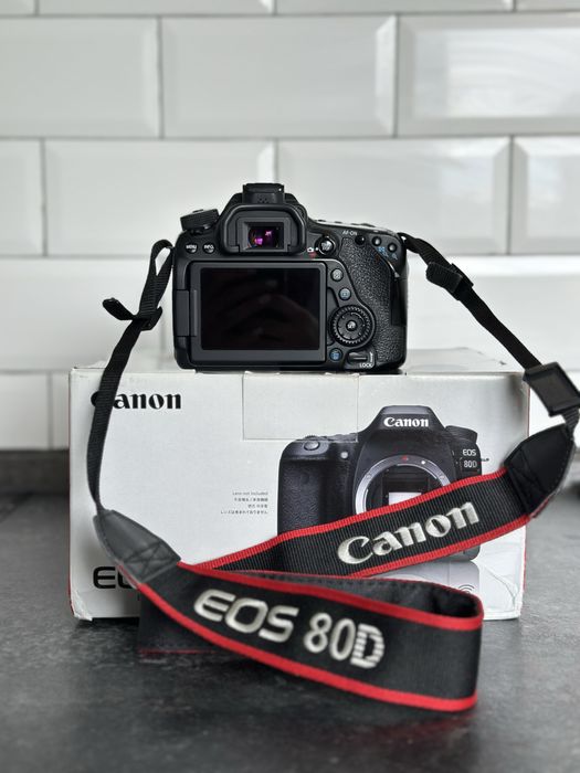 Фотоапарат Canon 80D