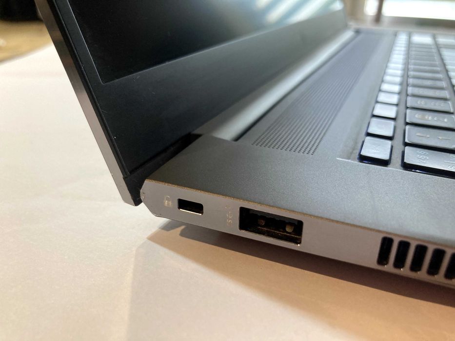 HP ZBOOK STUDIO 15,6 G8 i7 11850H 32GB RTX A3000 6GB W11