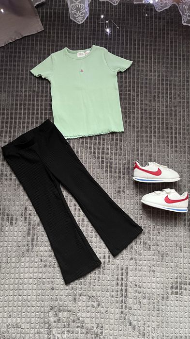 Одяг на дівчинку